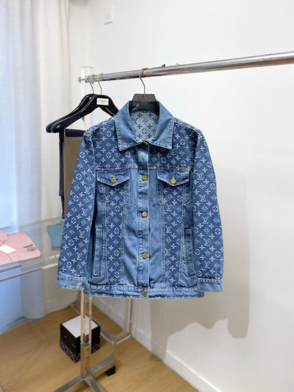 Coats & Jackets Coats & Jackets