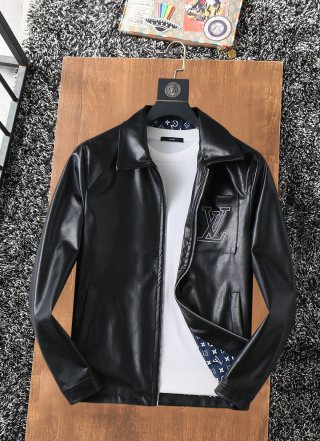 Hoodies & Sweatshirts