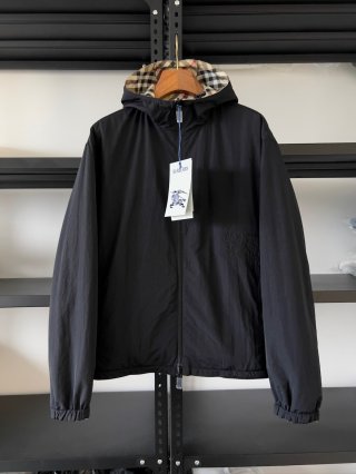 Hoodies & Sweatshirts