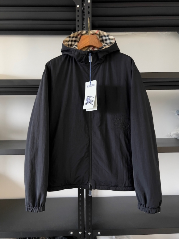 Hoodies & Sweatshirts