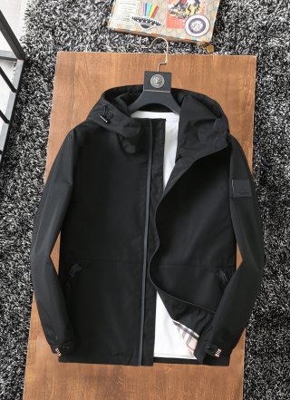 Hoodies & Sweatshirts