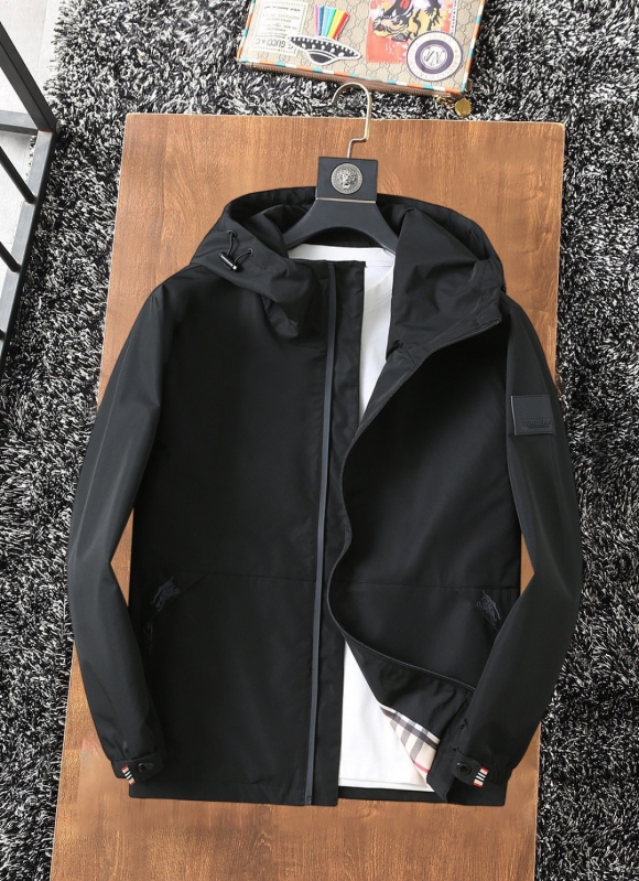 Hoodies & Sweatshirts