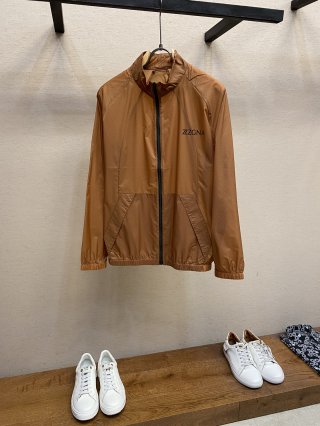 Hoodies & Sweatshirts