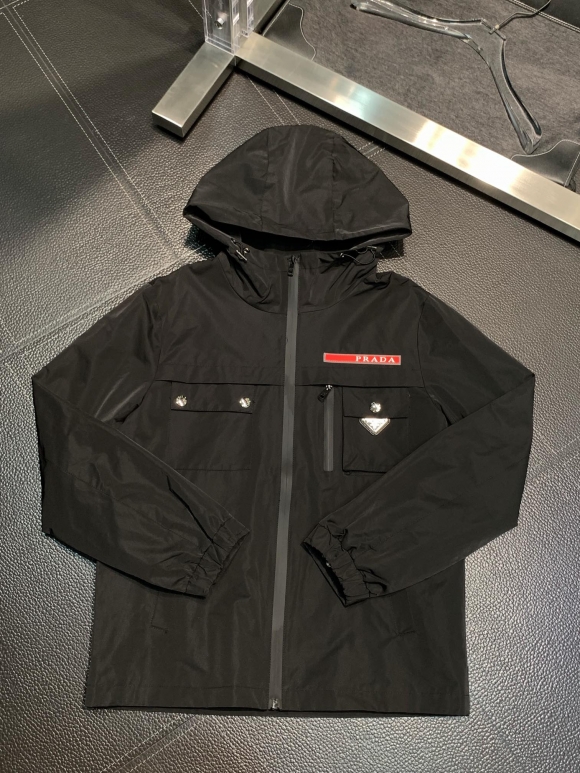 Hoodies & Sweatshirts