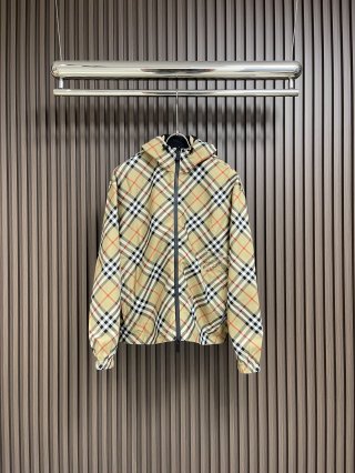 Hoodies & Sweatshirts