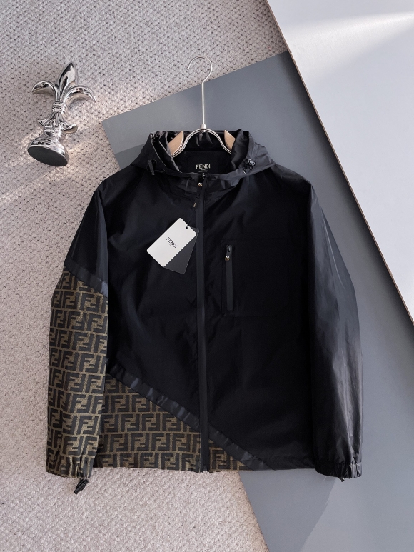 Hoodies & Sweatshirts