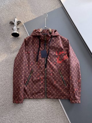 Hoodies & Sweatshirts