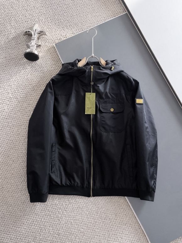 Hoodies & Sweatshirts