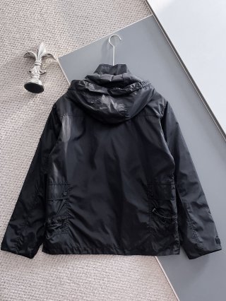 Hoodies & Sweatshirts