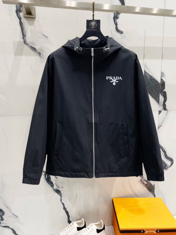 Hoodies & Sweatshirts