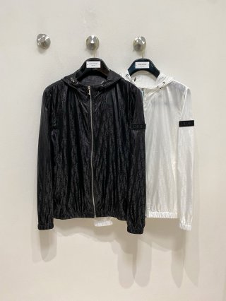 Hoodies & Sweatshirts