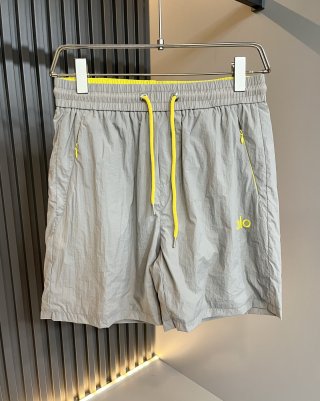 Hoodies & Sweatshirts