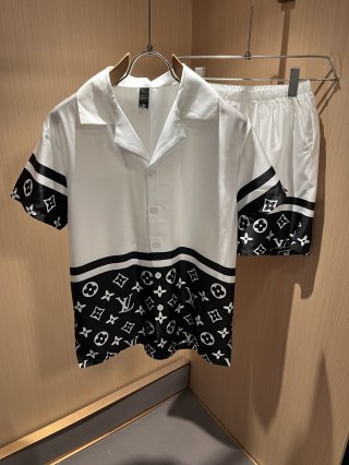 Leisure suit Leisure suit