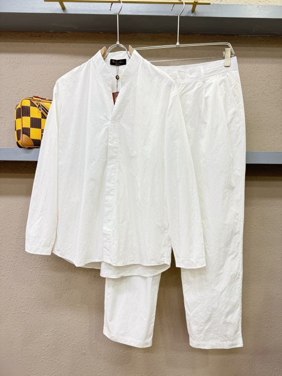 Leisure suit Leisure suit