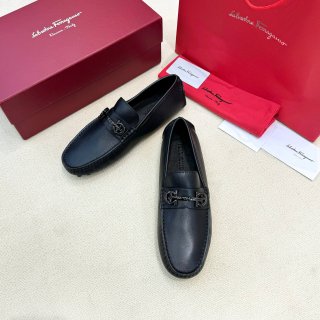 FerragamoSHOES