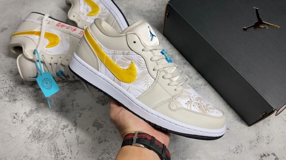 AirJordan1LowSHOES