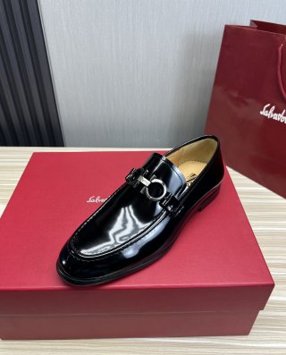 FerragamoSHOES