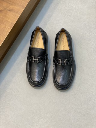 FerragamoSHOES