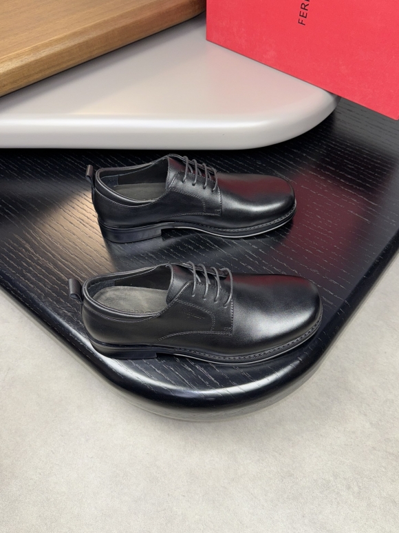 FerragamoSHOES