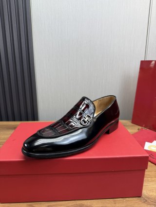 FerragamoSHOES