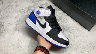 AirJordan1MidSHOES