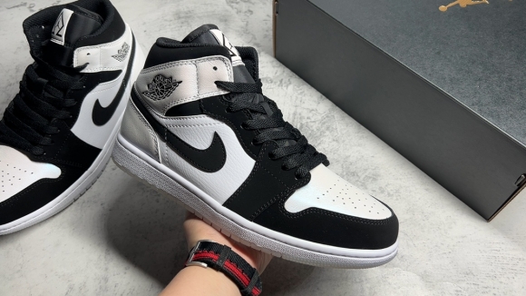 AirJordan1MidSHOES