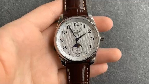 LONGINES