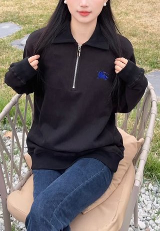 Hoodies & Sweatshirts