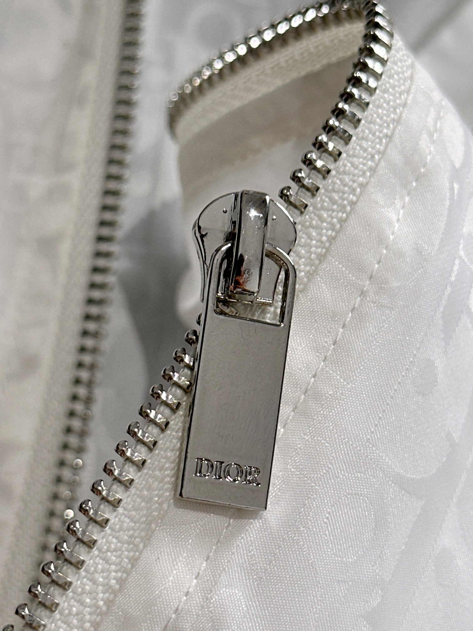 Hoodies & Sweatshirts