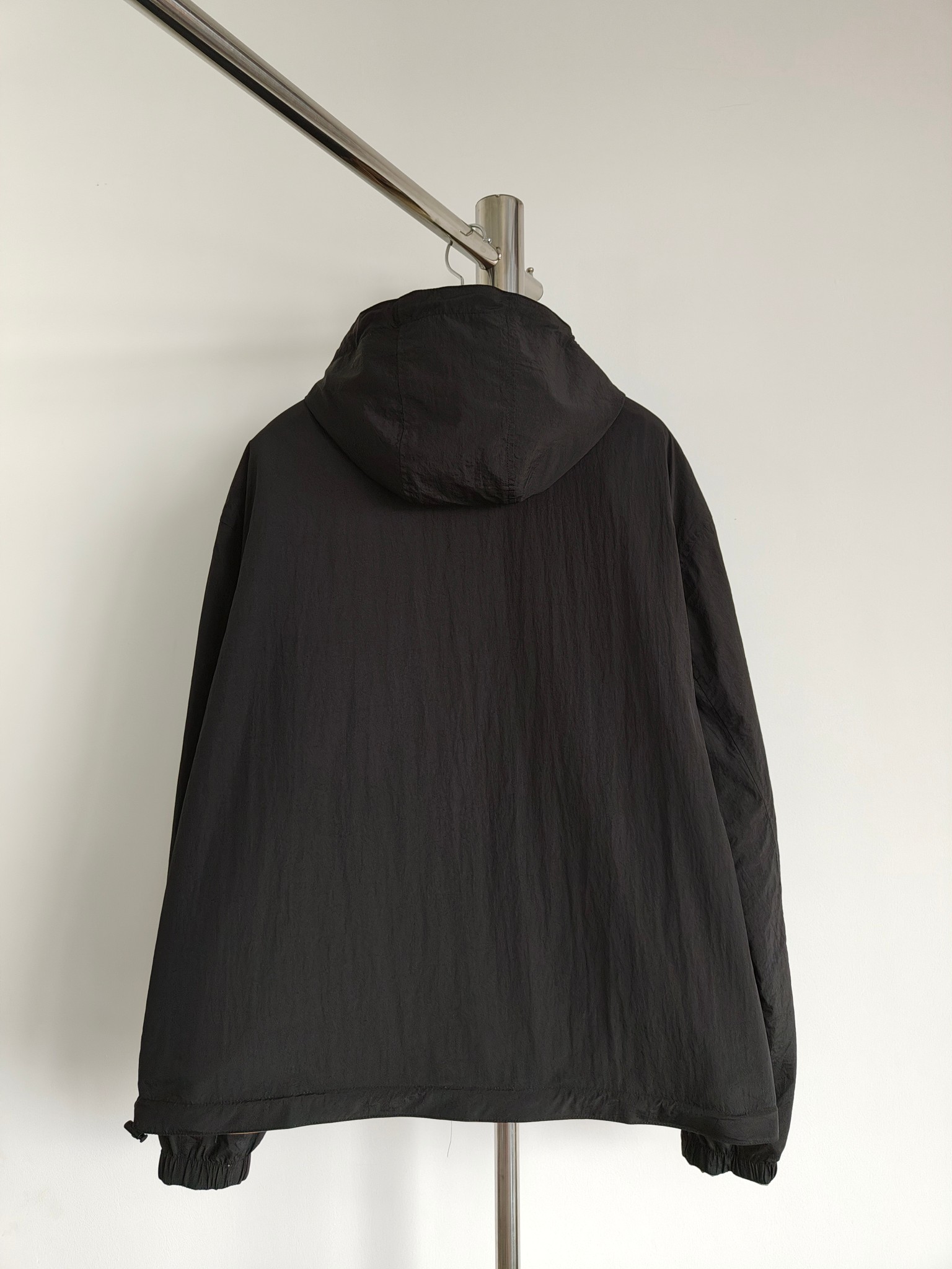 Hoodies & Sweatshirts