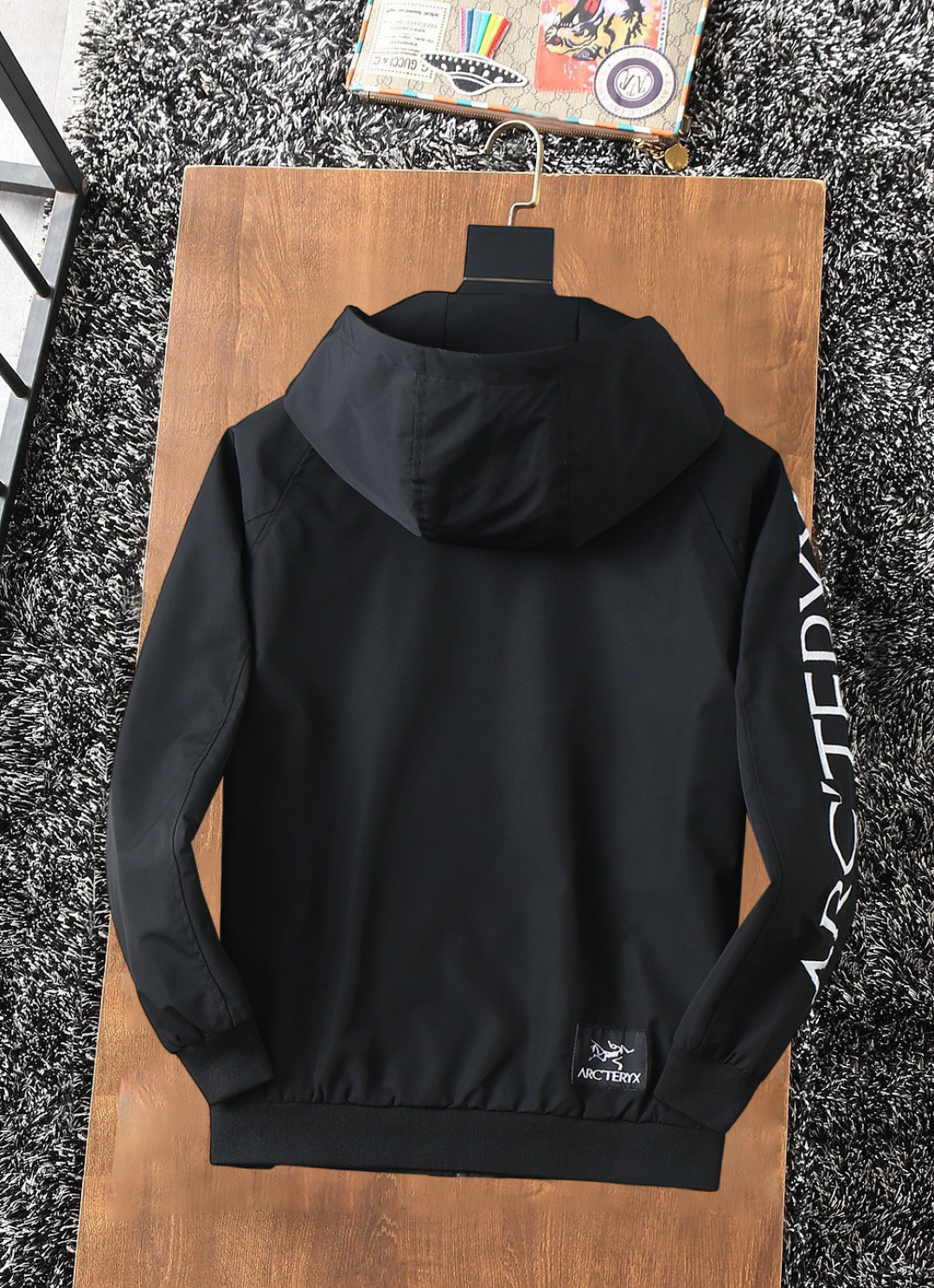 Hoodies & Sweatshirts