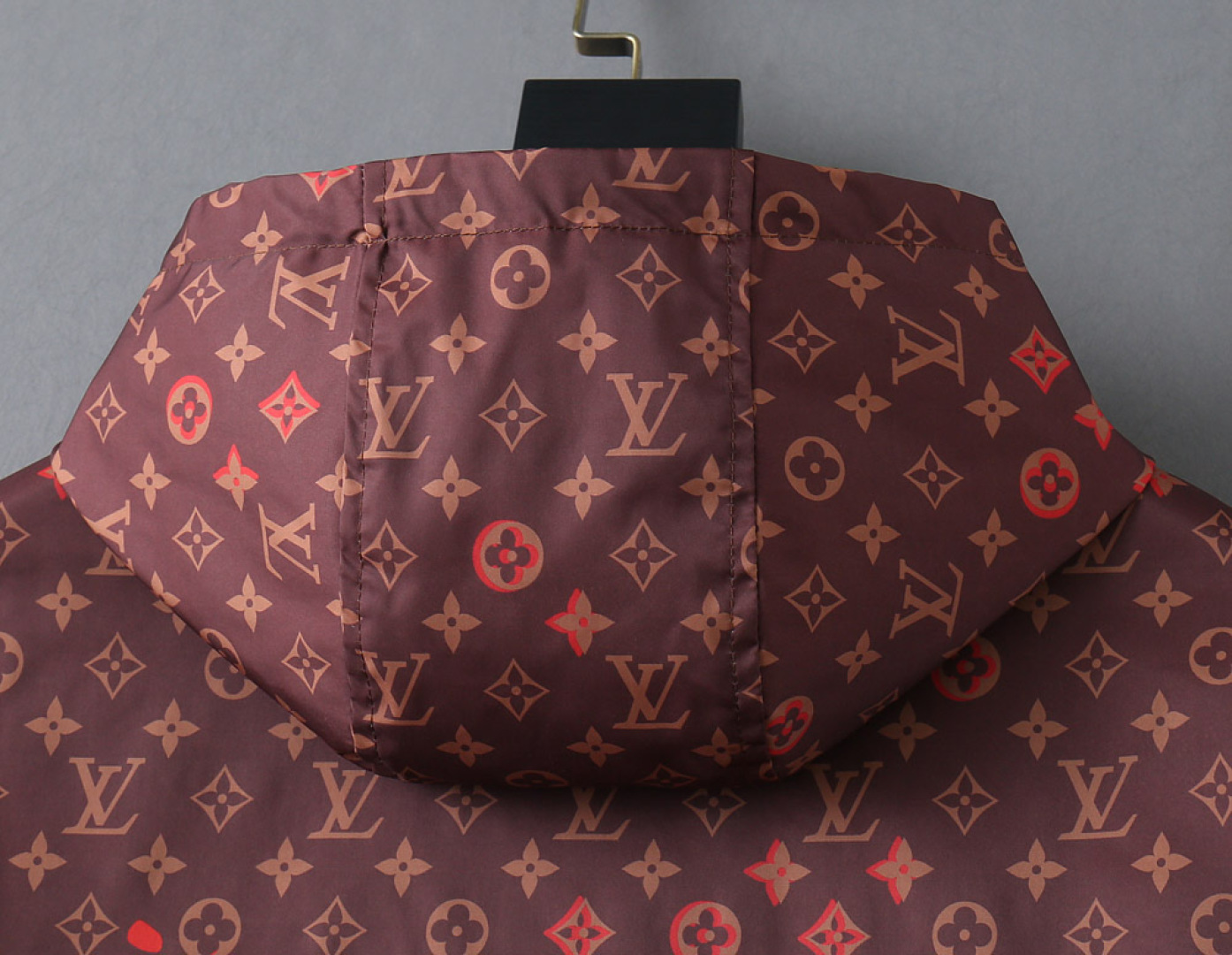 Hoodies & Sweatshirts