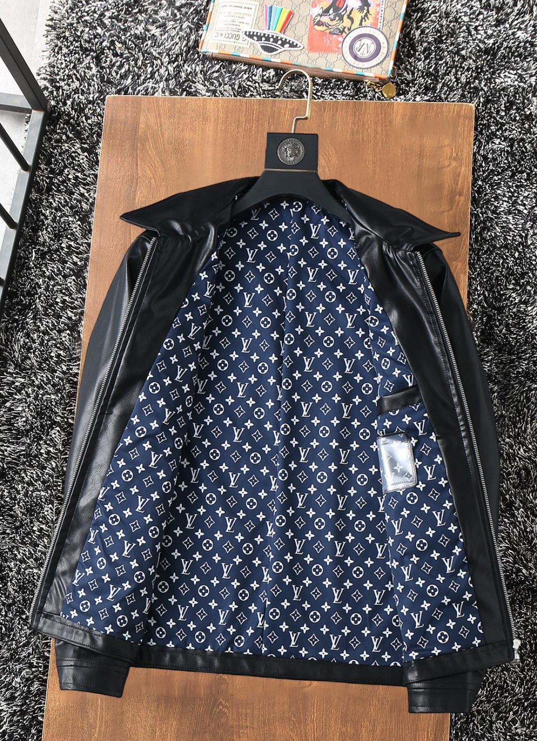 Hoodies & Sweatshirts