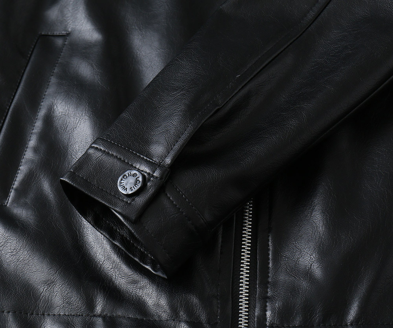 Hoodies & Sweatshirts