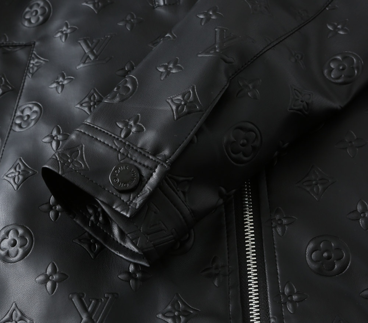 Hoodies & Sweatshirts