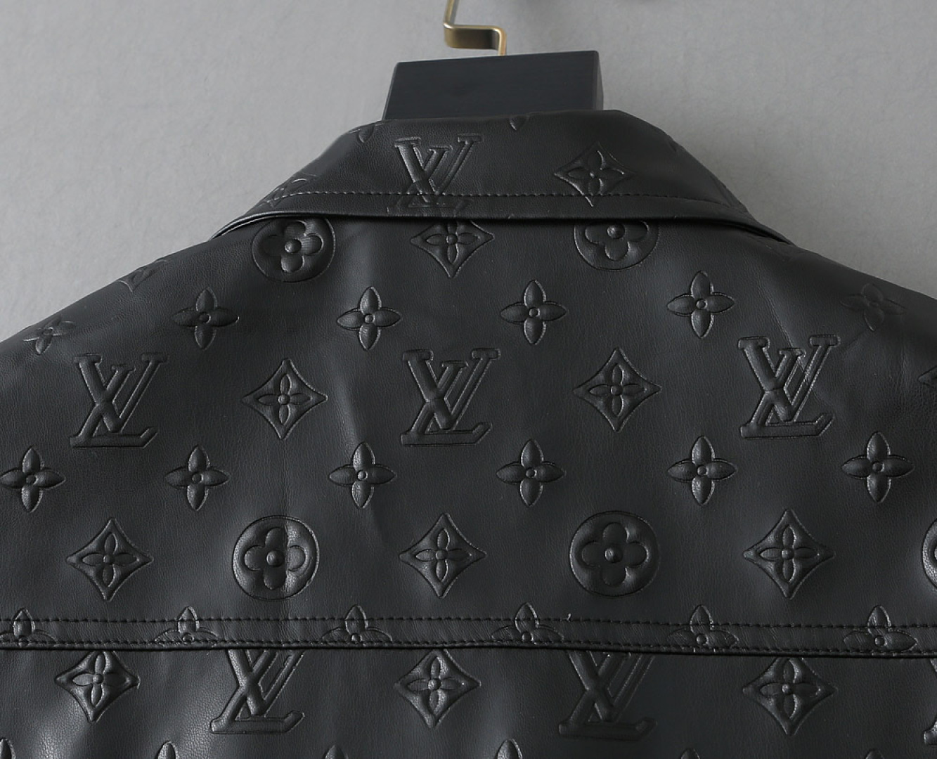 Hoodies & Sweatshirts