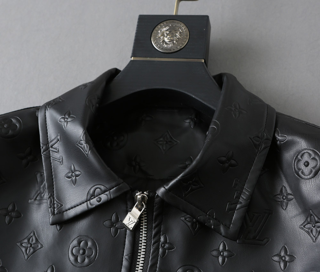 Hoodies & Sweatshirts