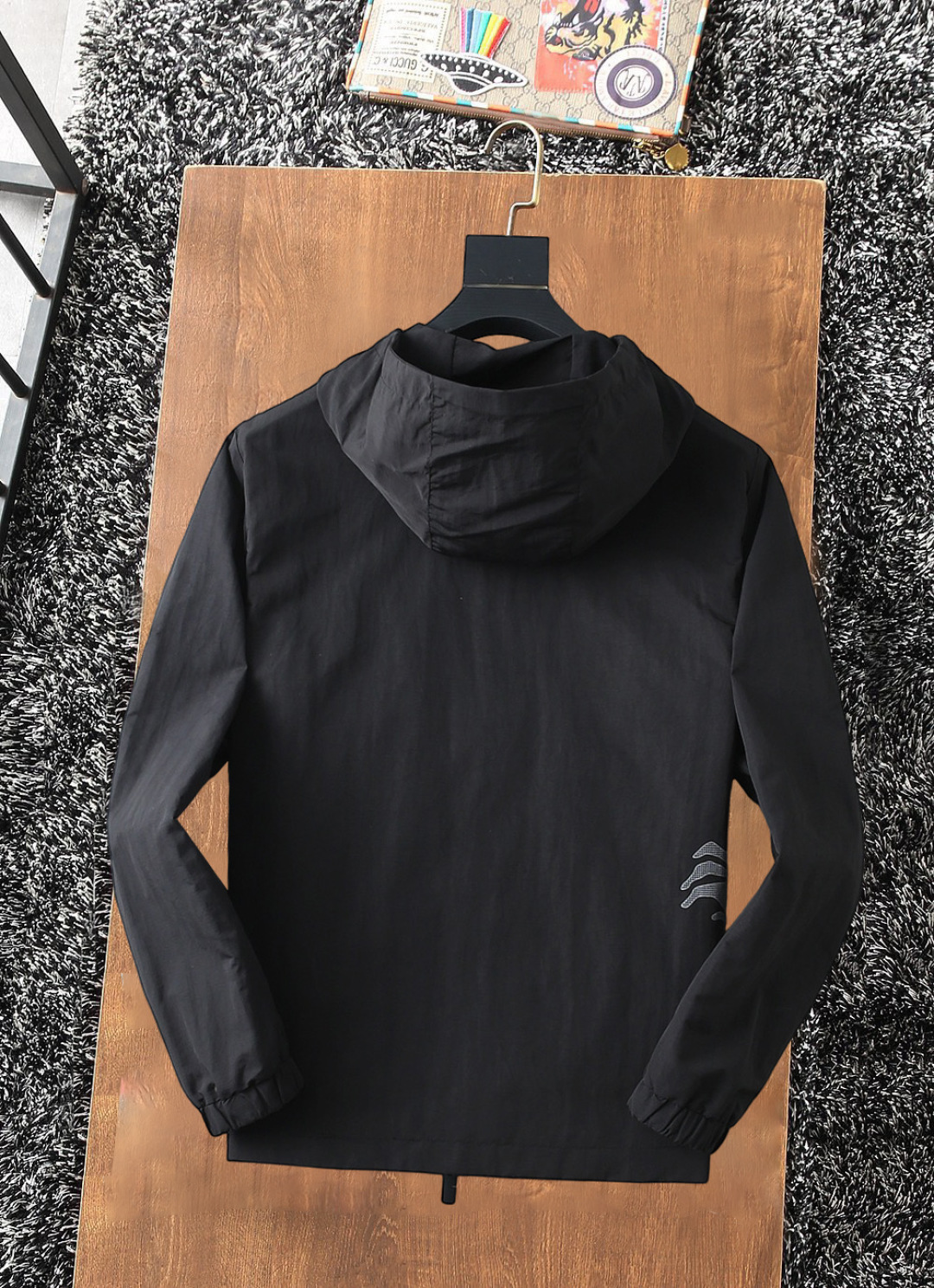 Hoodies & Sweatshirts