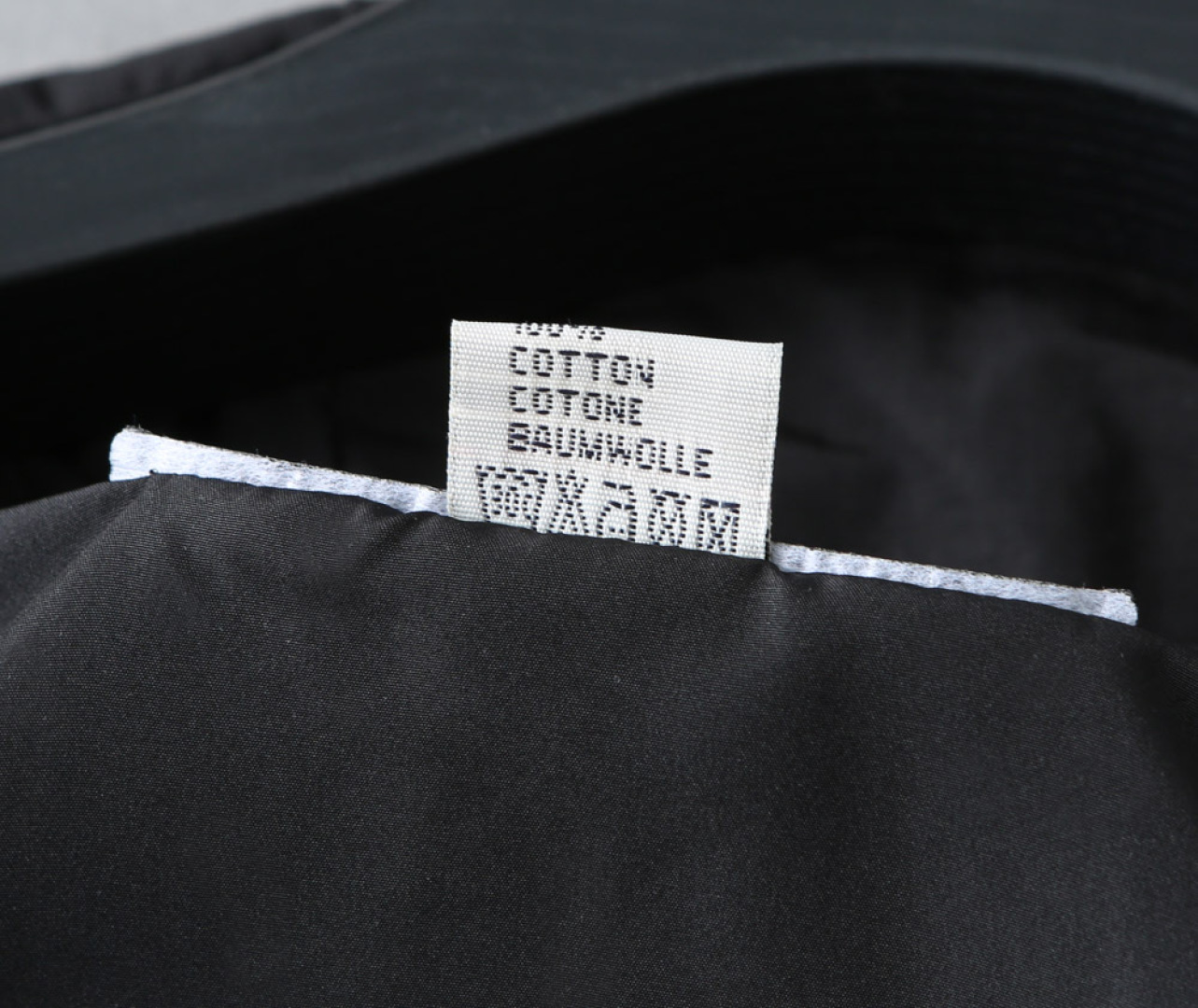 Hoodies & Sweatshirts