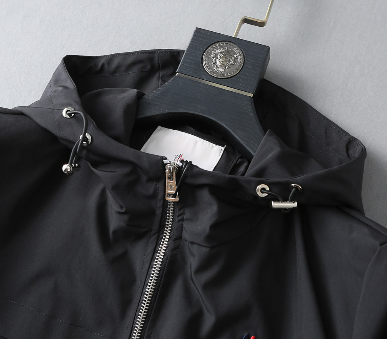 Hoodies & Sweatshirts