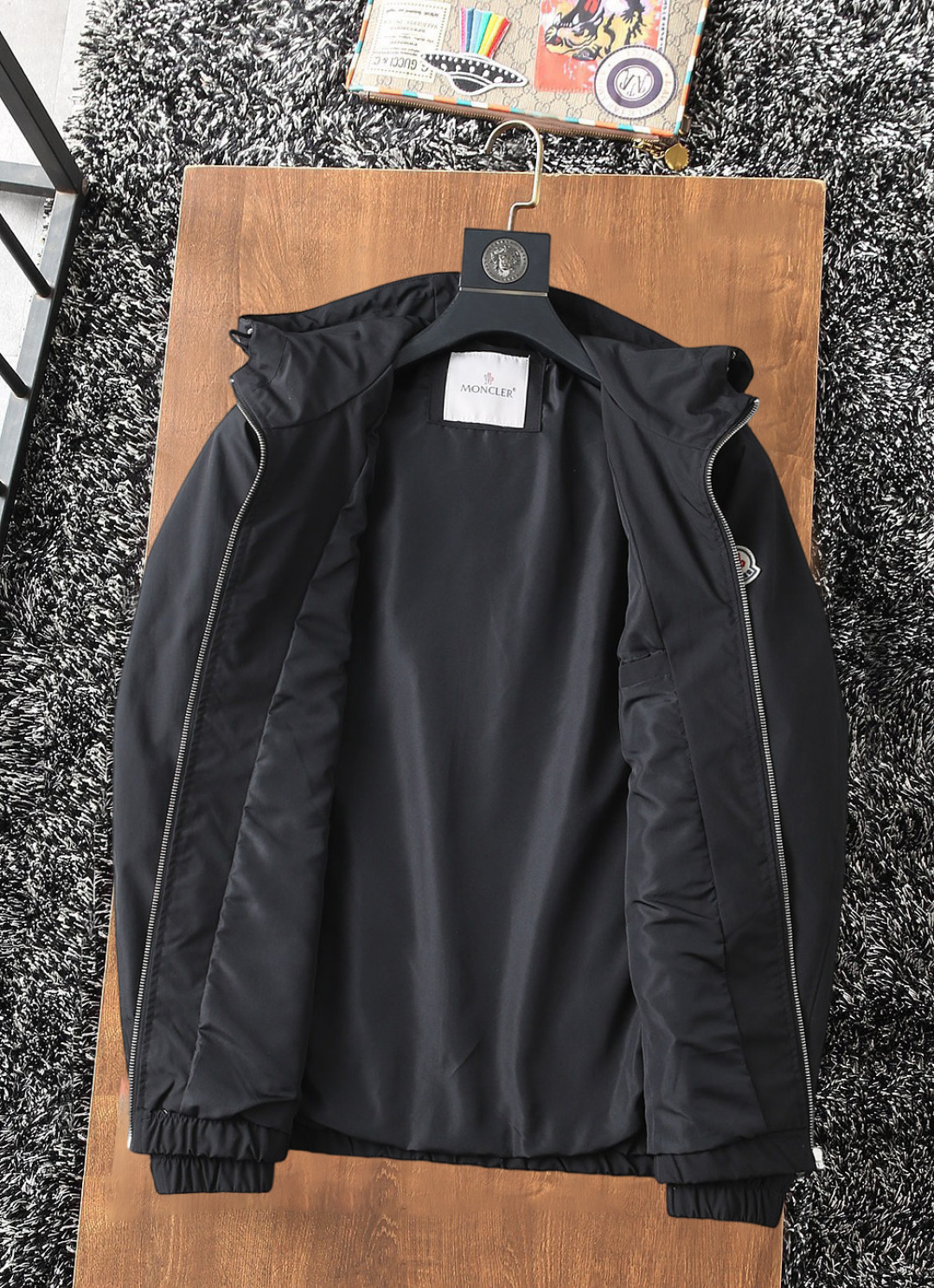 Hoodies & Sweatshirts