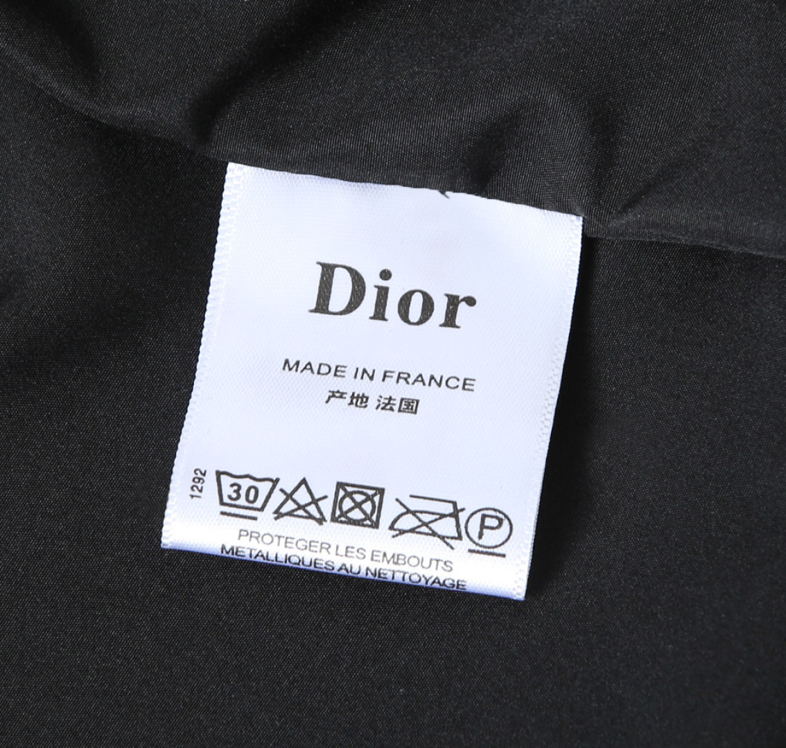 Hoodies & Sweatshirts