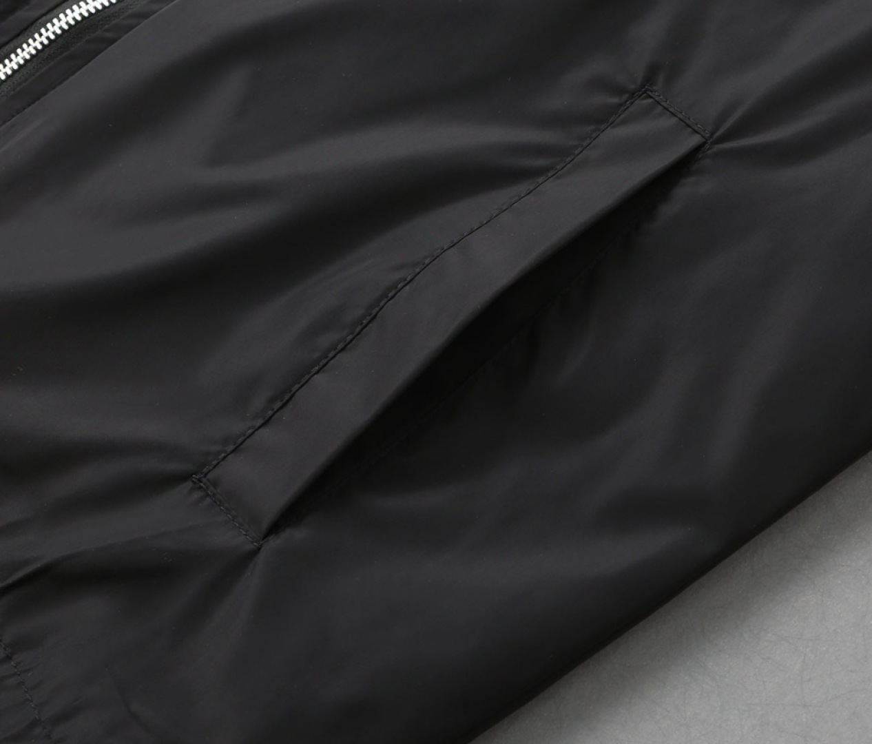 Hoodies & Sweatshirts