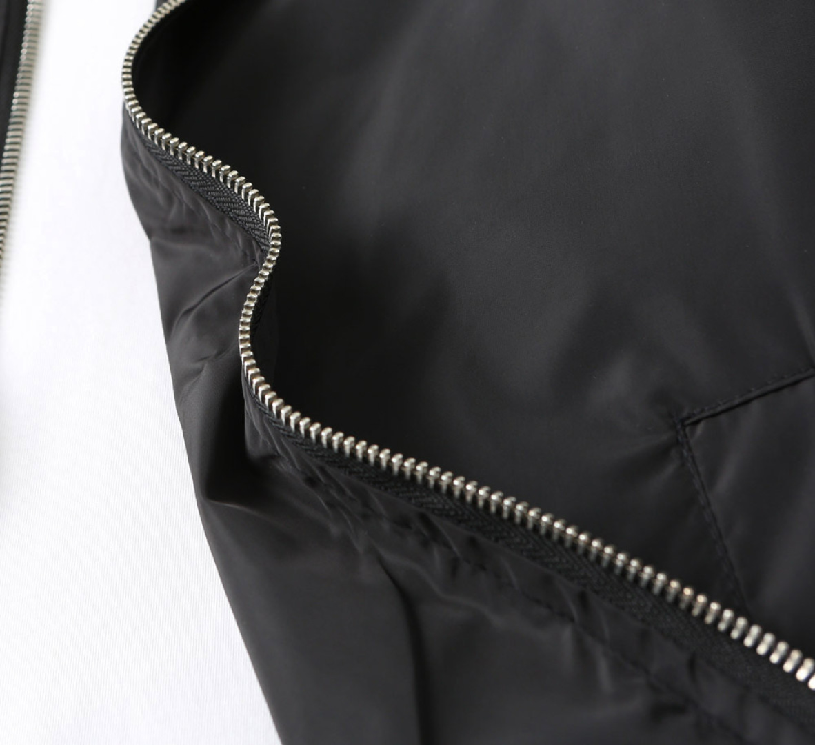 Hoodies & Sweatshirts