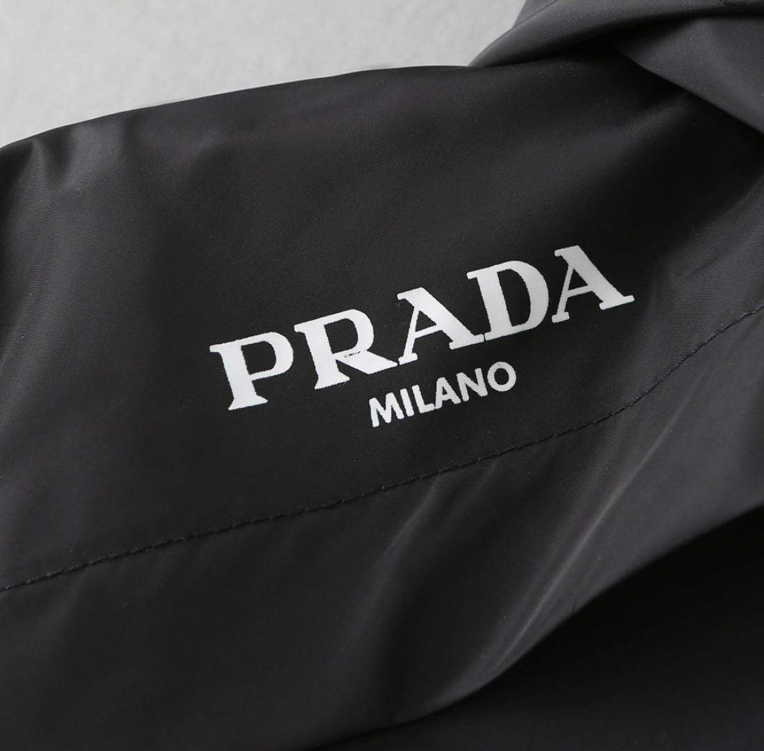 Hoodies & Sweatshirts