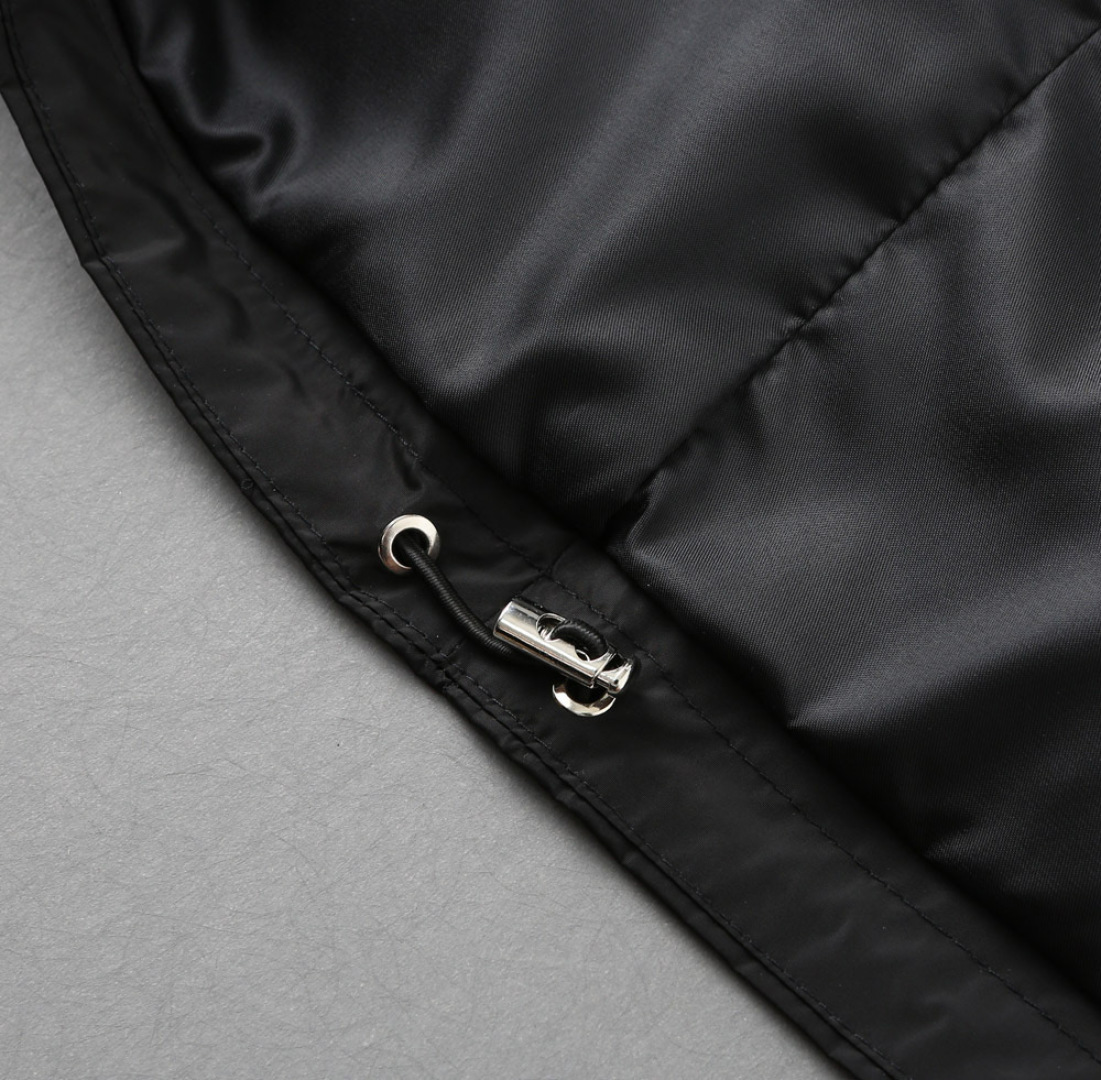 Hoodies & Sweatshirts