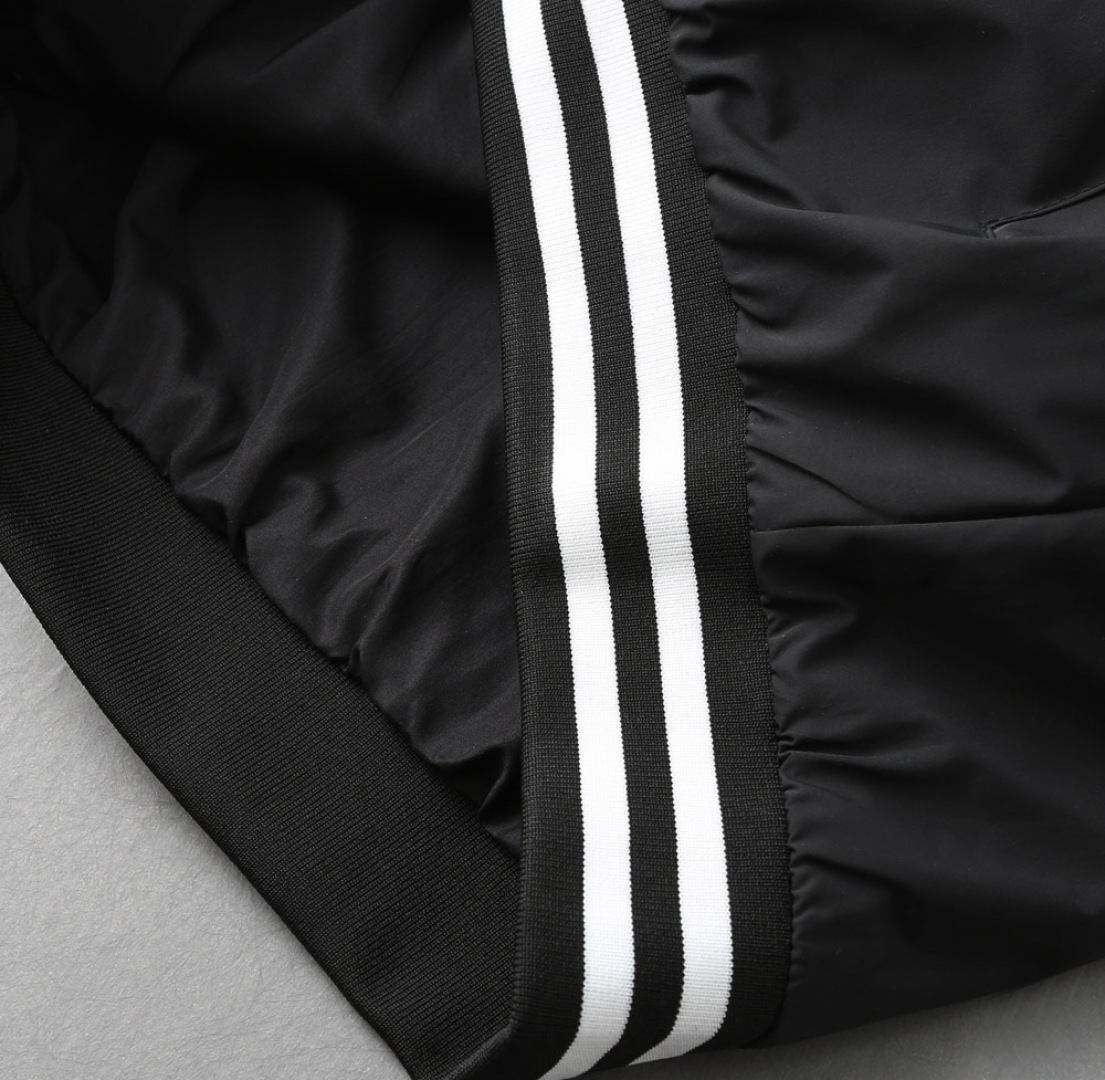 Hoodies & Sweatshirts