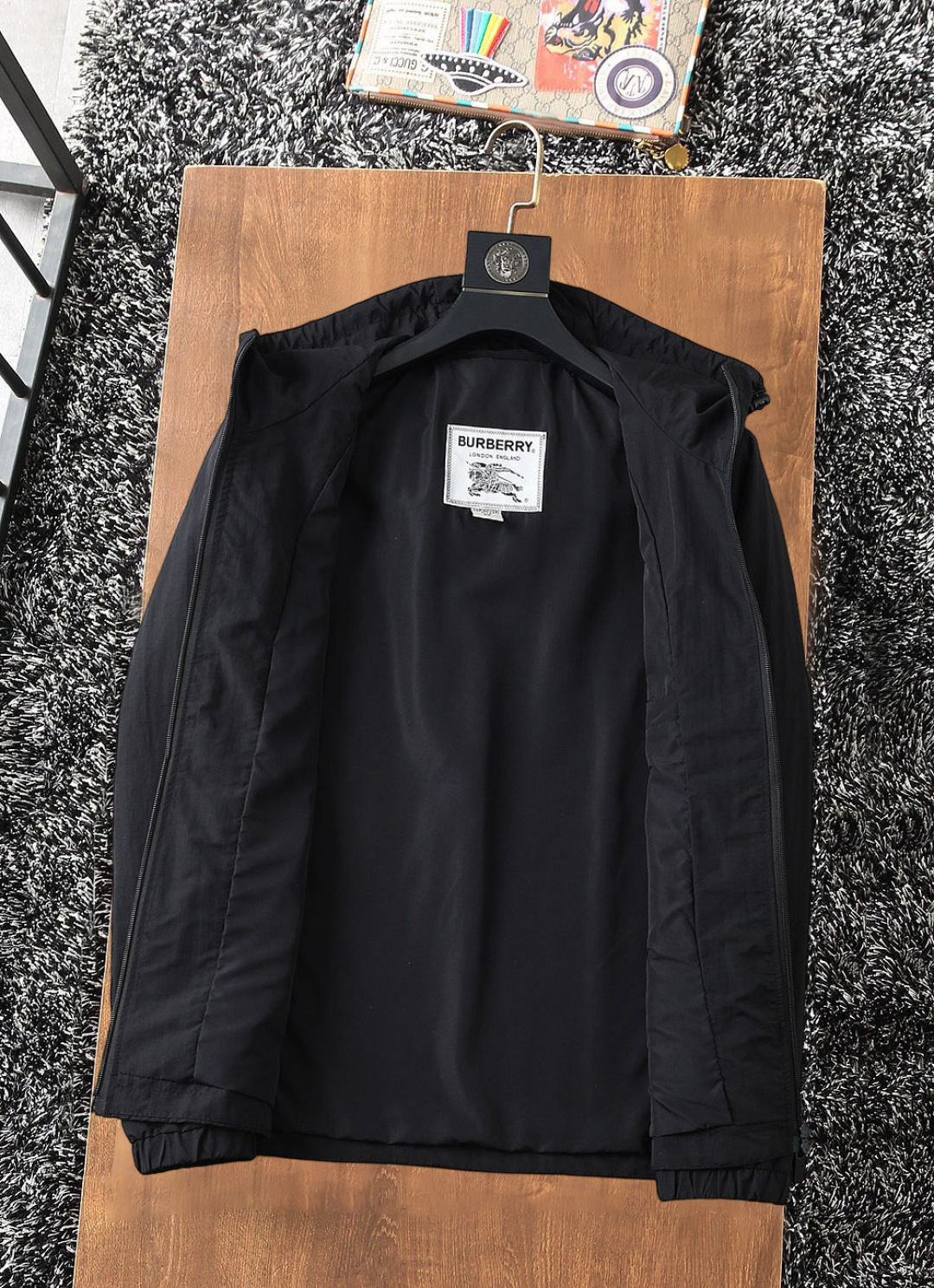 Hoodies & Sweatshirts