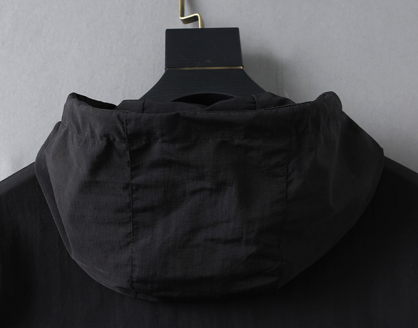 Hoodies & Sweatshirts