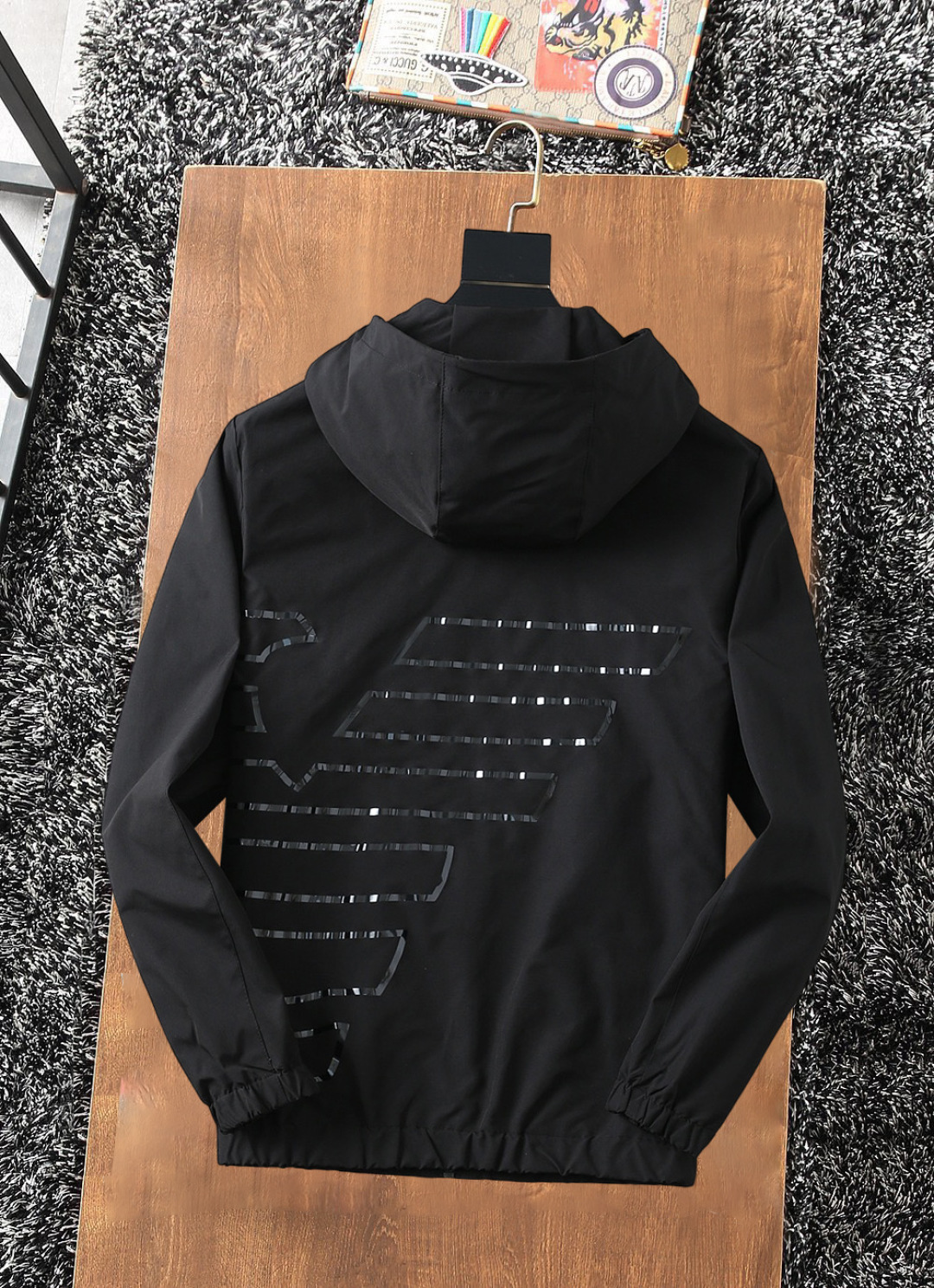 Hoodies & Sweatshirts